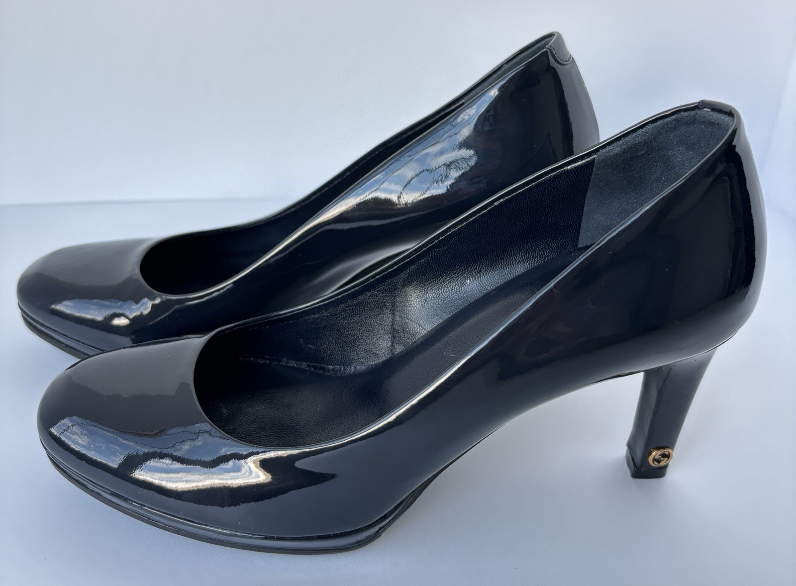 Gucci Dark Navy Patent Leather Round Toe Stiletto Pumps US 6 EU 36 GG Heel