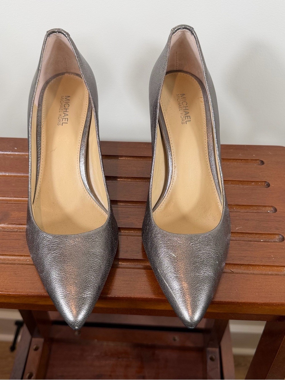 MICHAEL Michael Kors Metallic Pewter Pointed-Toe Pumps Size 6