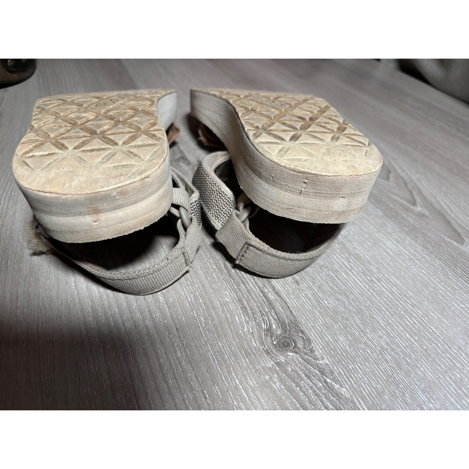 Teva Midform Universal Metallic Champagne Beige Platform Sandals Womens