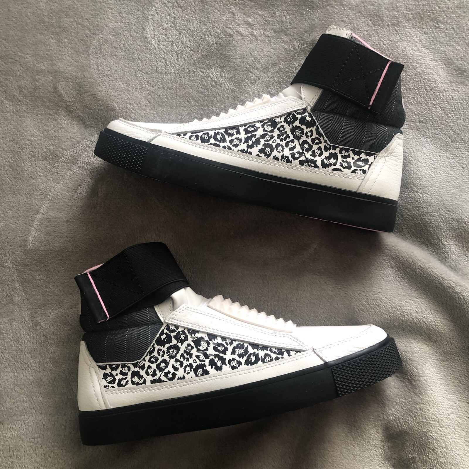 Royal Elastics Queen High Big Fat Studs No Lace Cheetah Print Women White Sz 6.5