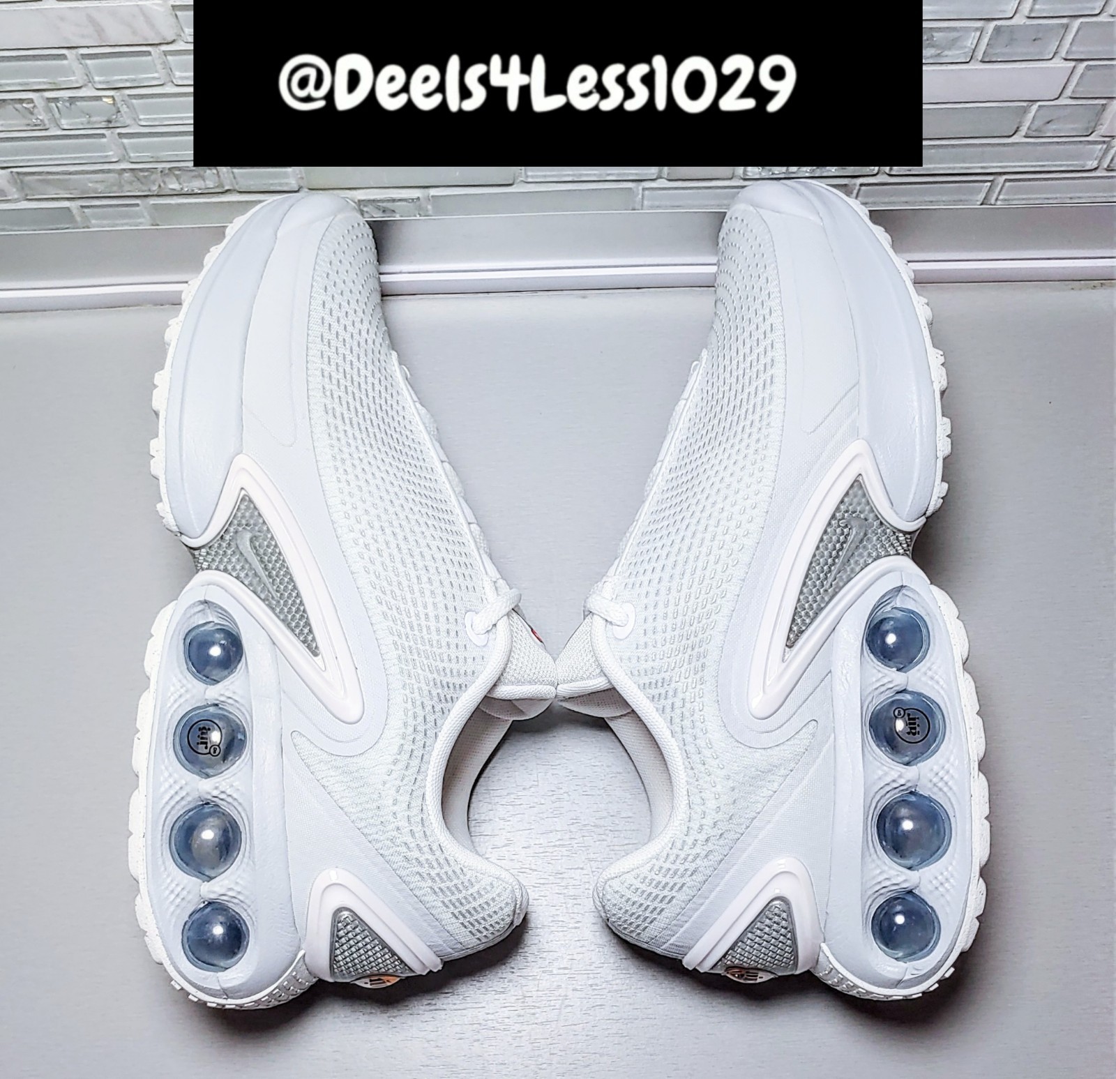 Nike Air Max DN Running Womens SZ 8.5 White Metallic Silver Platinum FJ3145-100