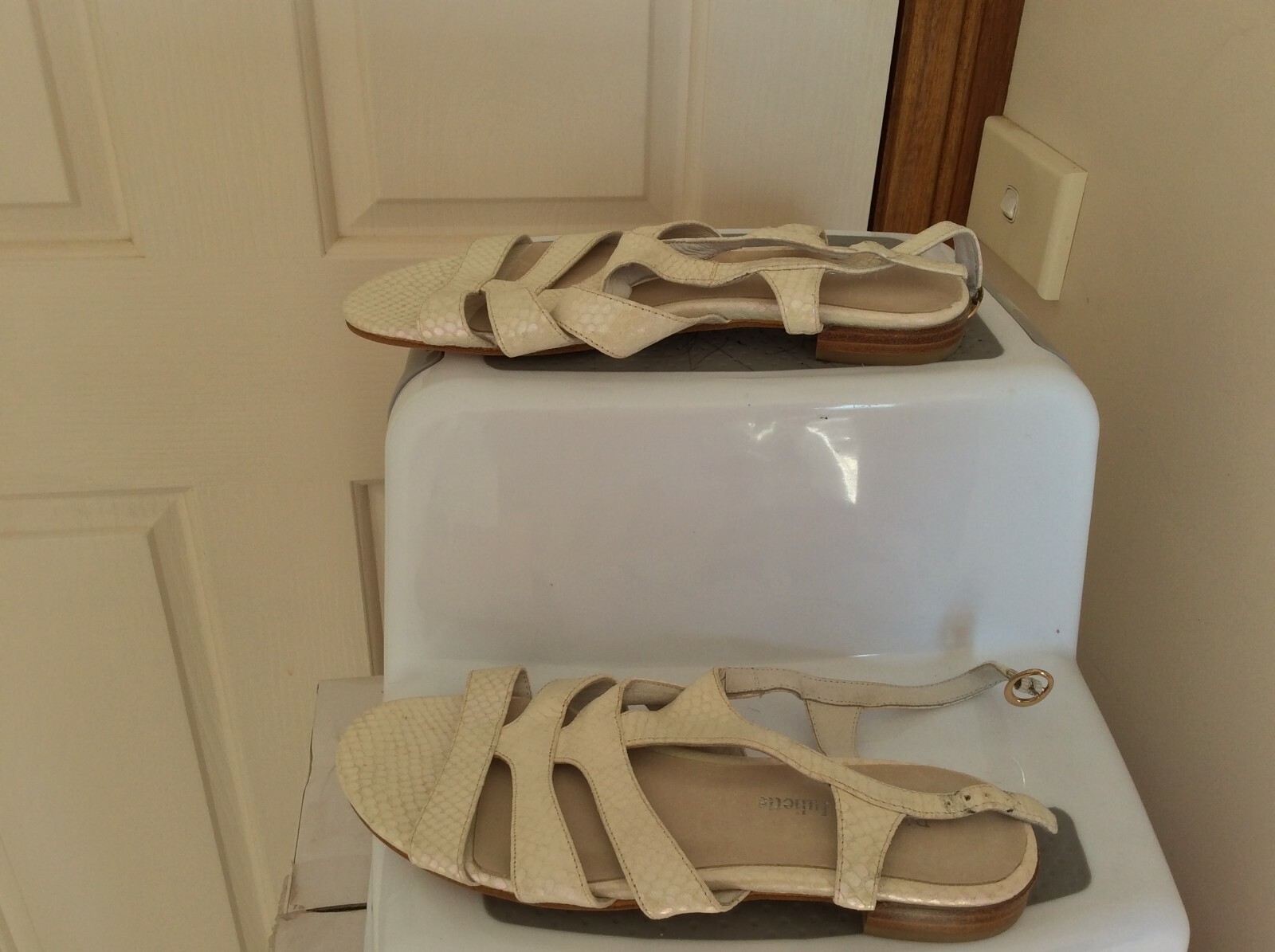 Django and Juliette Women’s Designer Animal Skin Sandal Size AU 6 / EU 37