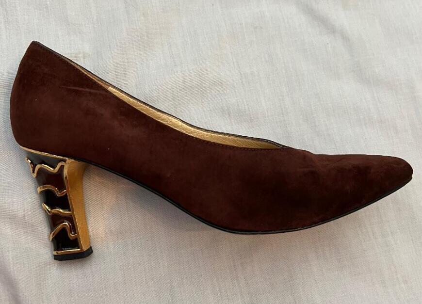 DAVID AARON sz 5 brown suede gold enamel 3″ heel shoes pumps WOW