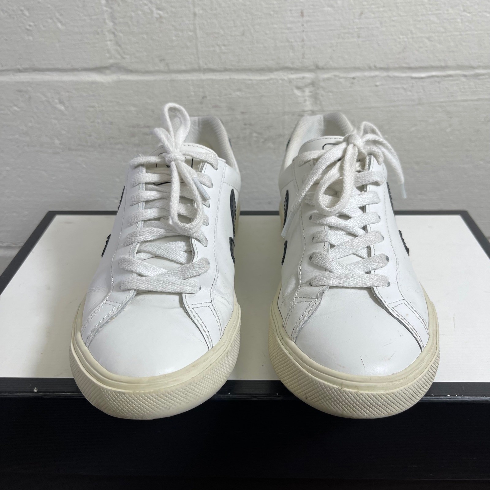 Veja Esplar Low White Black Leather Sneakers Lace up Women’s Size 6 US/4 UK