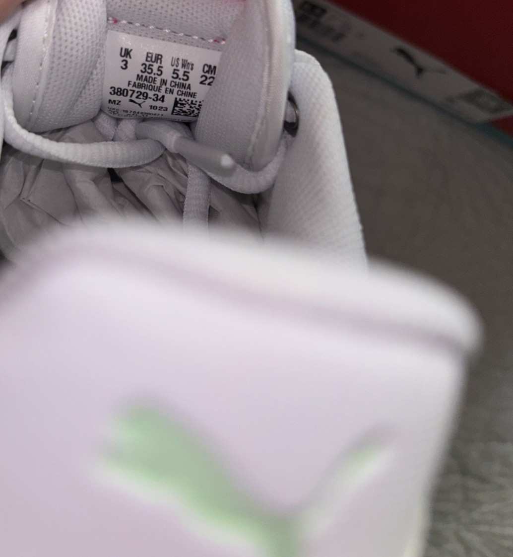 Puma R78 Voyage Women’s Size 5.5 Sneakers White Pink Fresh Mint