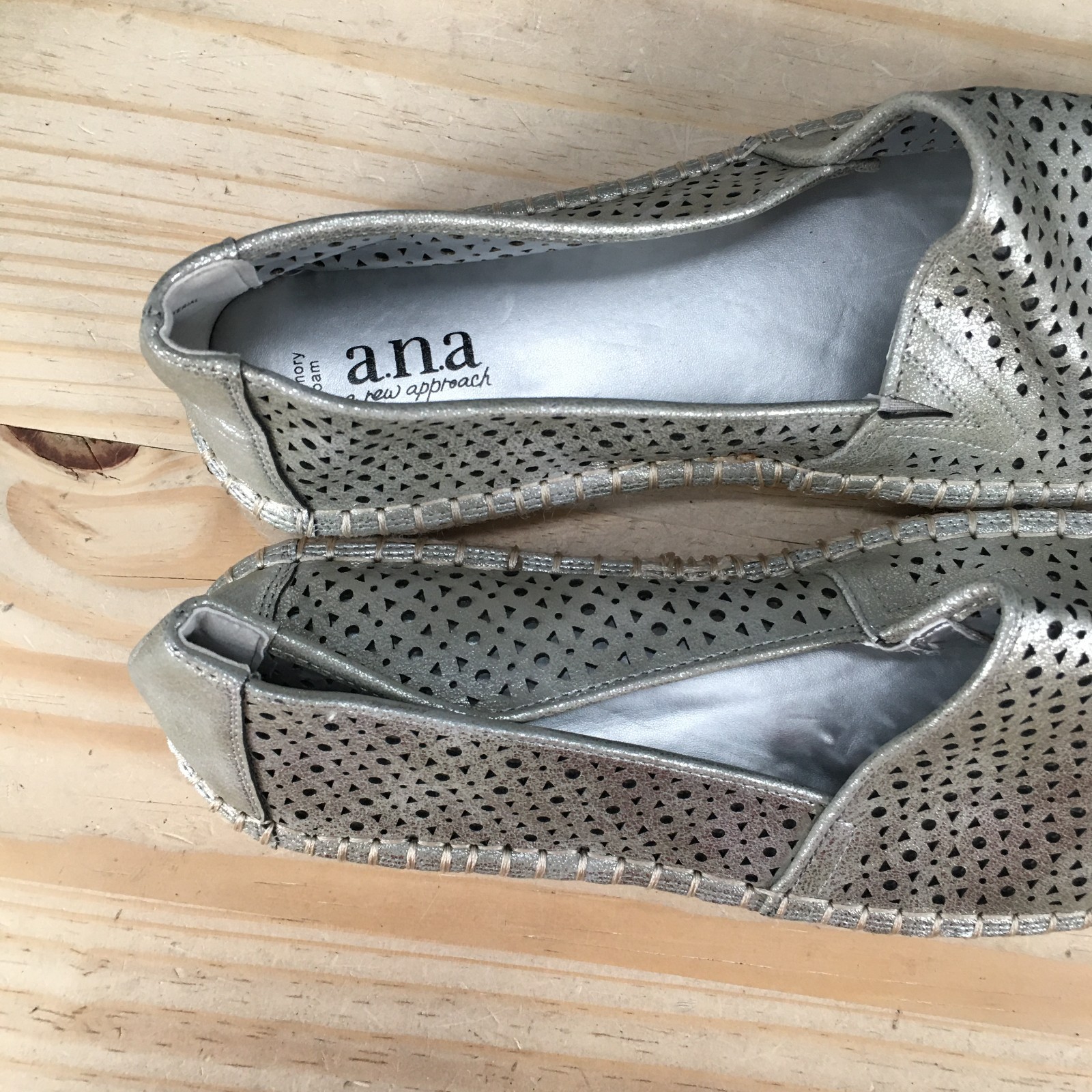 ANA A New Approach Oakland Espadrille Shoes Womens 11 M Casual Low Top Silver