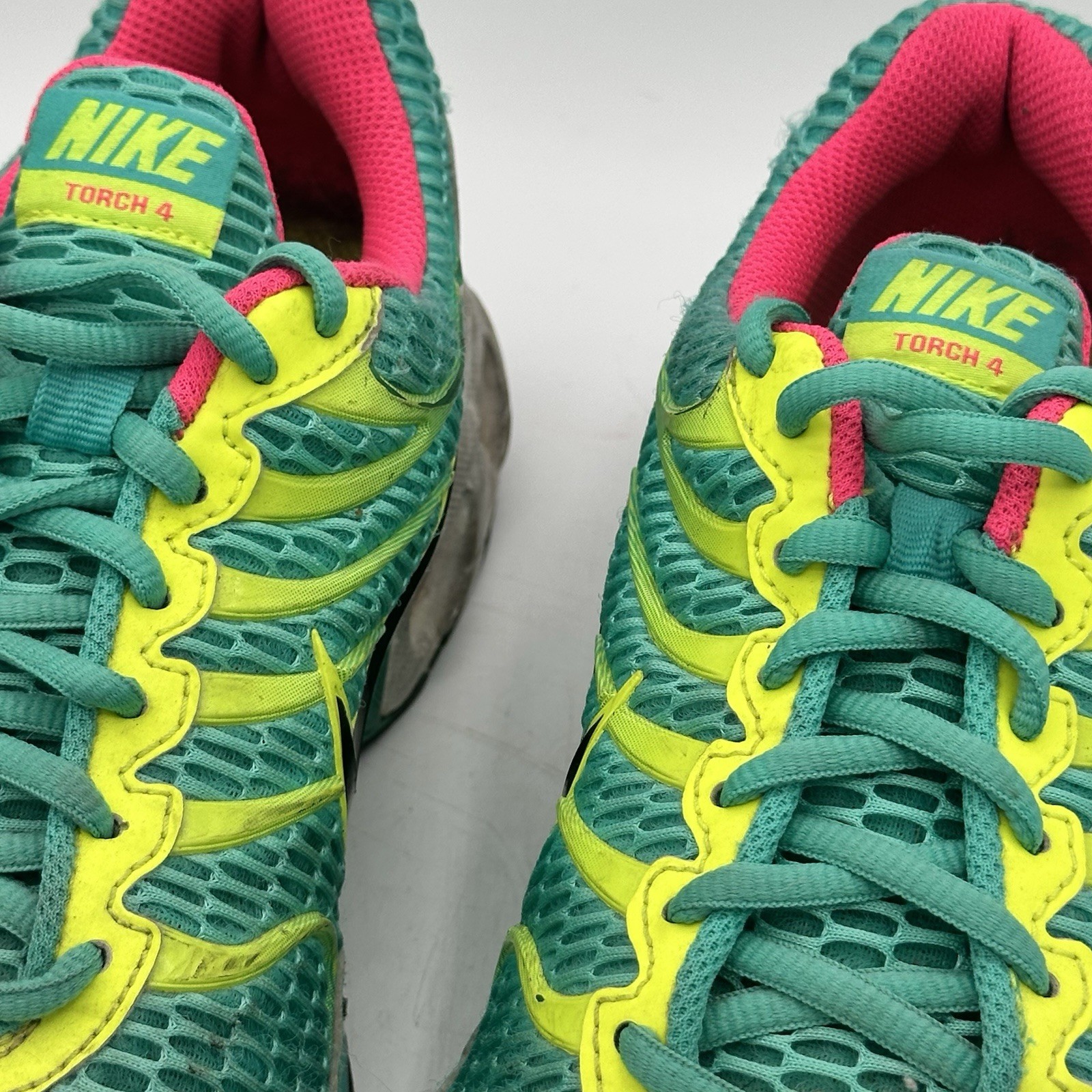 Nike Air Max Torch 4 Teal Pink Athletic Sneakers 343851-376 Women’s Shoes Sz 8.5