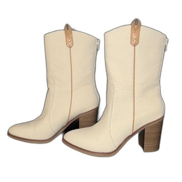 New MIA Ceesea Textured Ivory White Heeled Western Snake Boot Women’s 7.5 Bridal