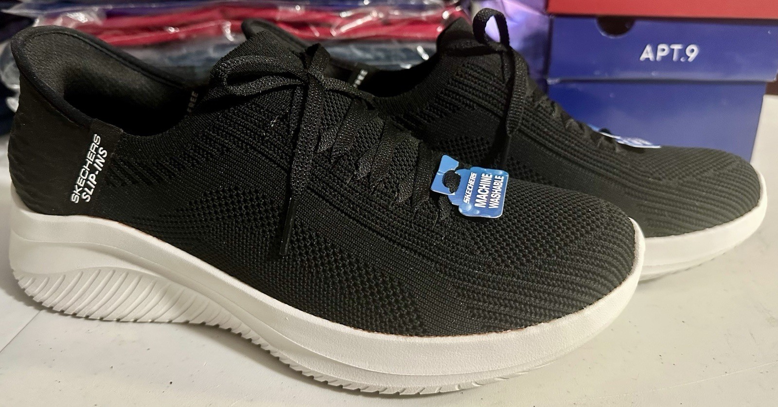 New With Box- Skechers Hand Free Slip-ins Air Cooled Memory Foam Insole-Size 9
