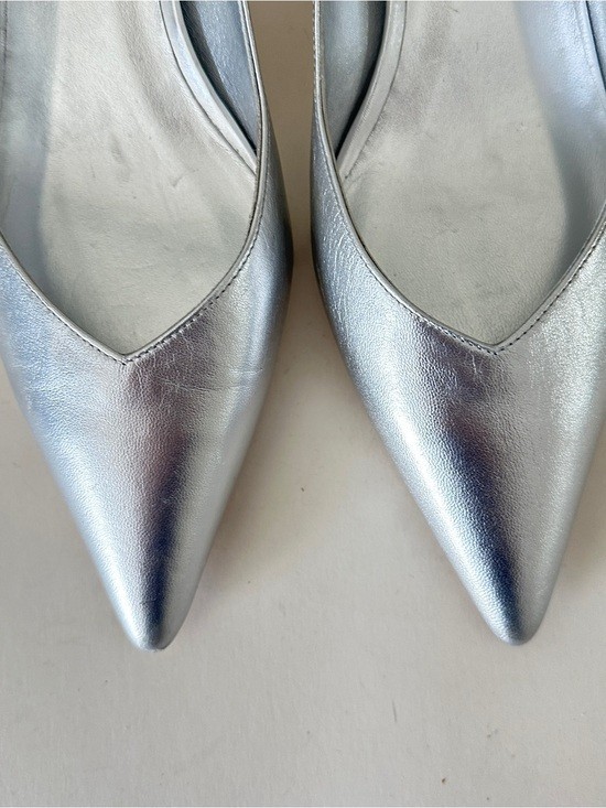 NEW Stuart Weitzman Eva 35 Silver Leather Pointed-Toe Kitten Heel Pumps, Sz 8.5