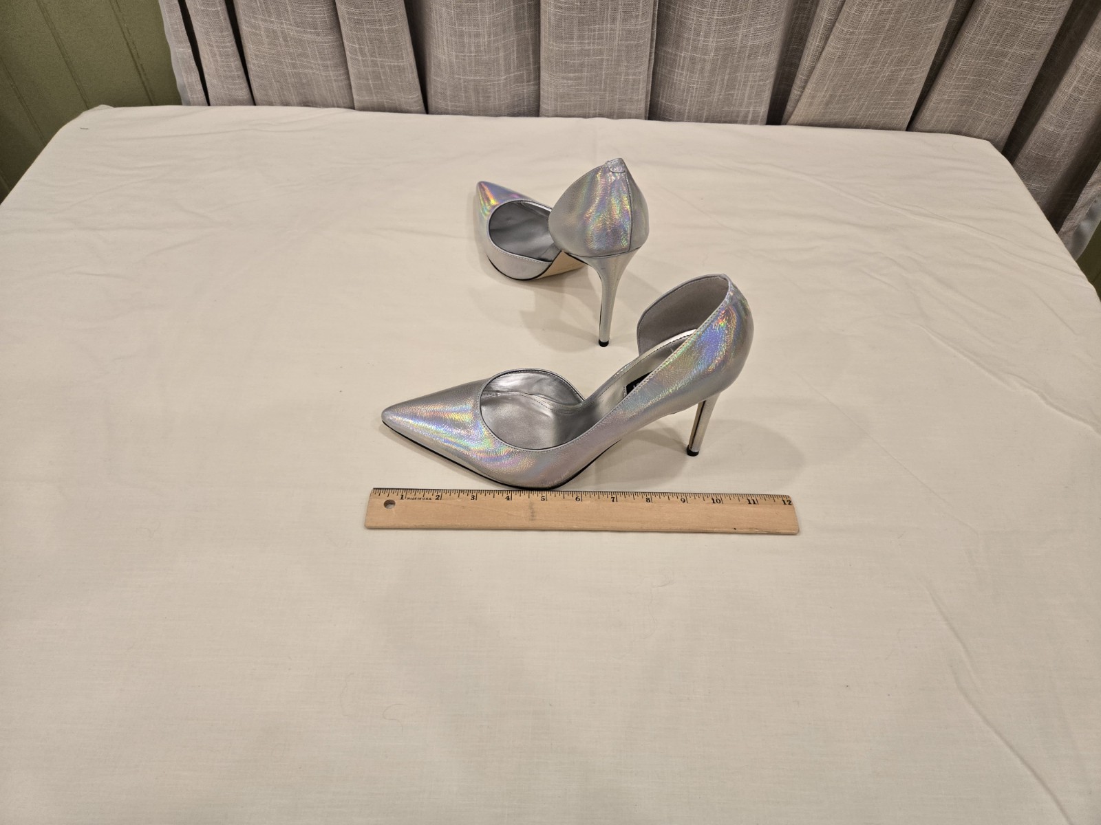 Sz 10M NINE WEST D’Orsay Pointed Women’s Pumps Stiletto Iridescent Heels Silver