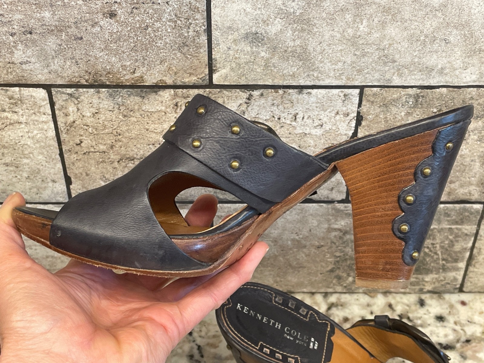 Vintage Kenneth Cole Black Charcoal Gray High Heel Mule Slide Sandals 8 EUC RARE