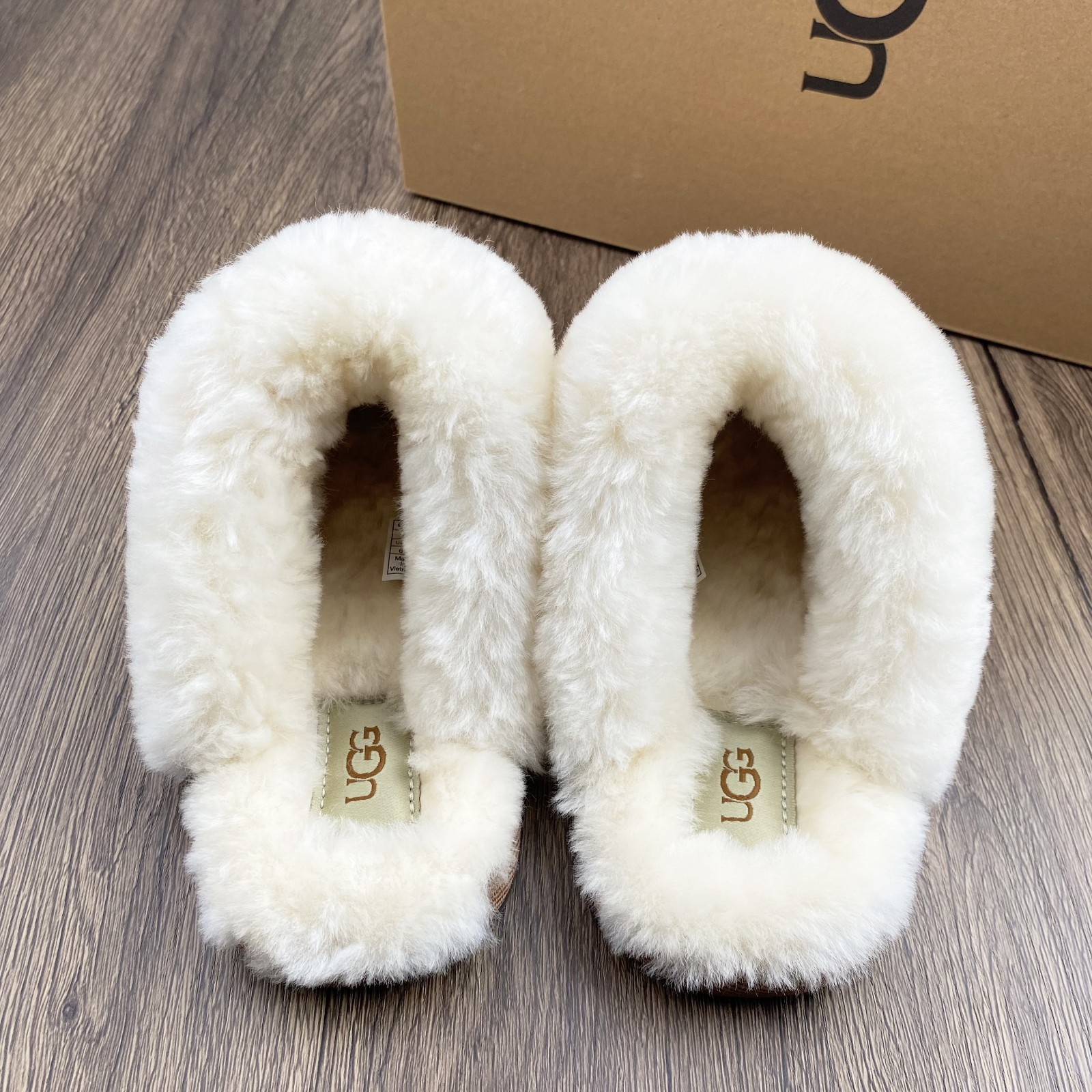 UGG Slippers UGG Women’s Scuffette II Slippers Chestnut Select Size – New