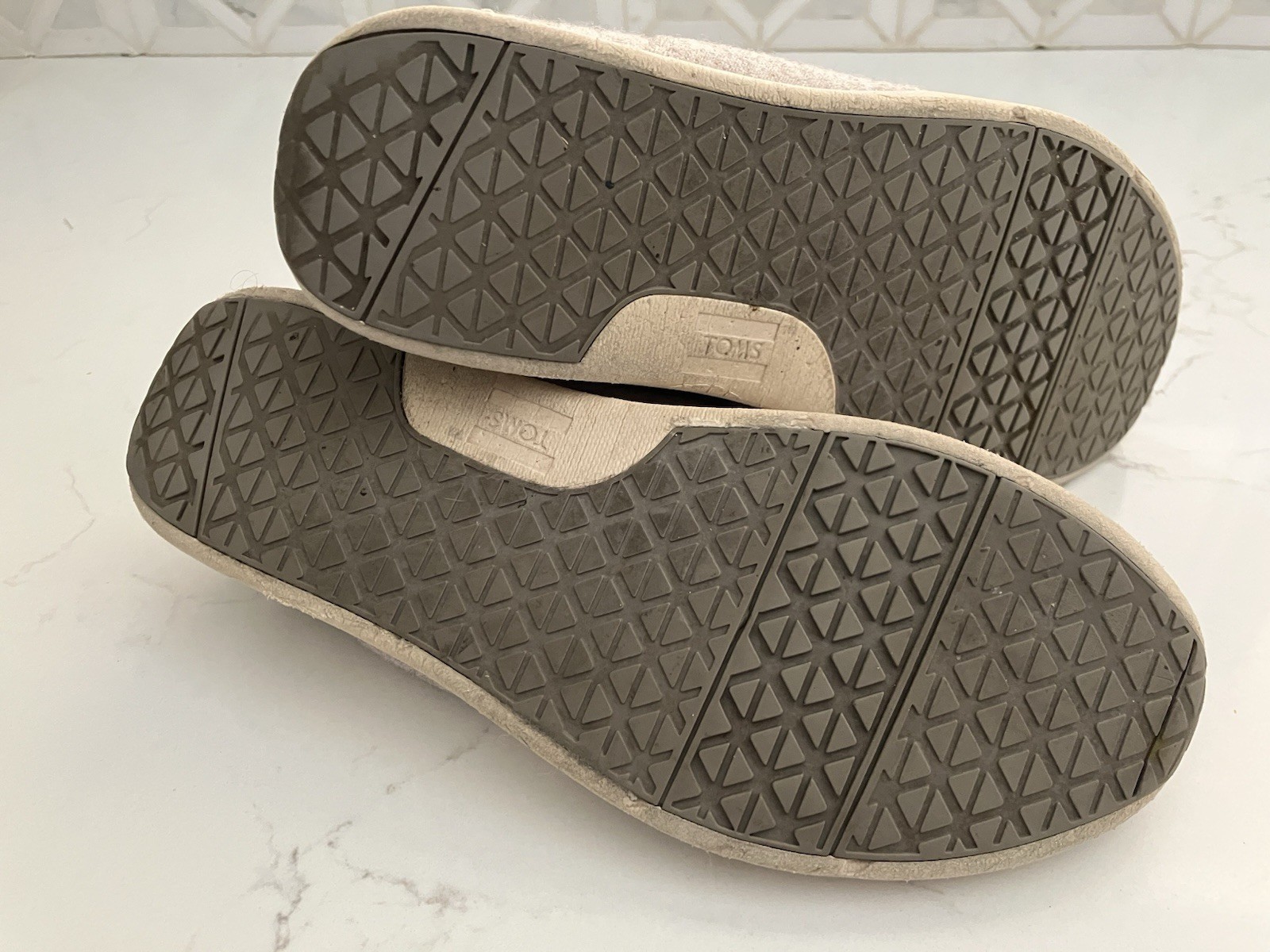 Women’s 7 Sneakers TOMS Del Rey w/shearling Oatmeal canvas outer