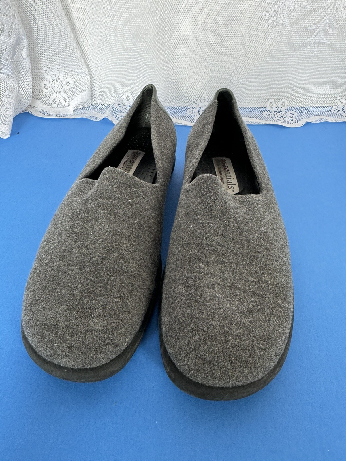 ETIENNE AIGNER SLIP ONS / SIZE 9 M / SUPER GOOD AND VERY CLEAN CONDITION