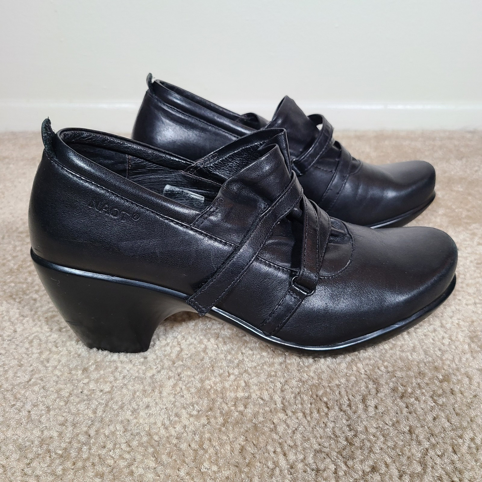 NAOT Black Leather 2″ Wedge Heel Hook & Loop Classy Wedge Shoes EU 37 ~ US 6-6.5