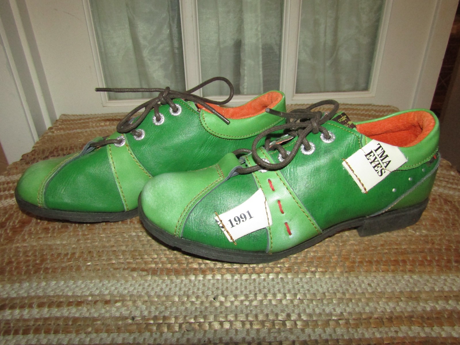 TMA Eyes Shoes Womens sz 8.5 Green Hand Stitched Leather Lace Up Comfort Shoes