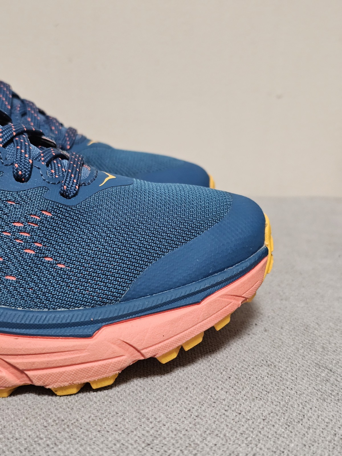 Hoka One One Challenger ATR 6 GTX Blue Coral Trail Shoes Womens Size 6.5 1116878