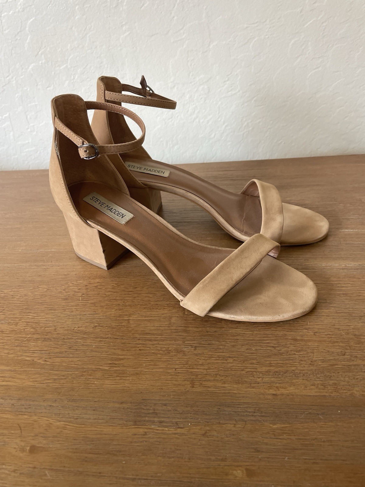 Steve Madden Beige Suede Ankle Strap Block Heel Open Toe Sandals 10