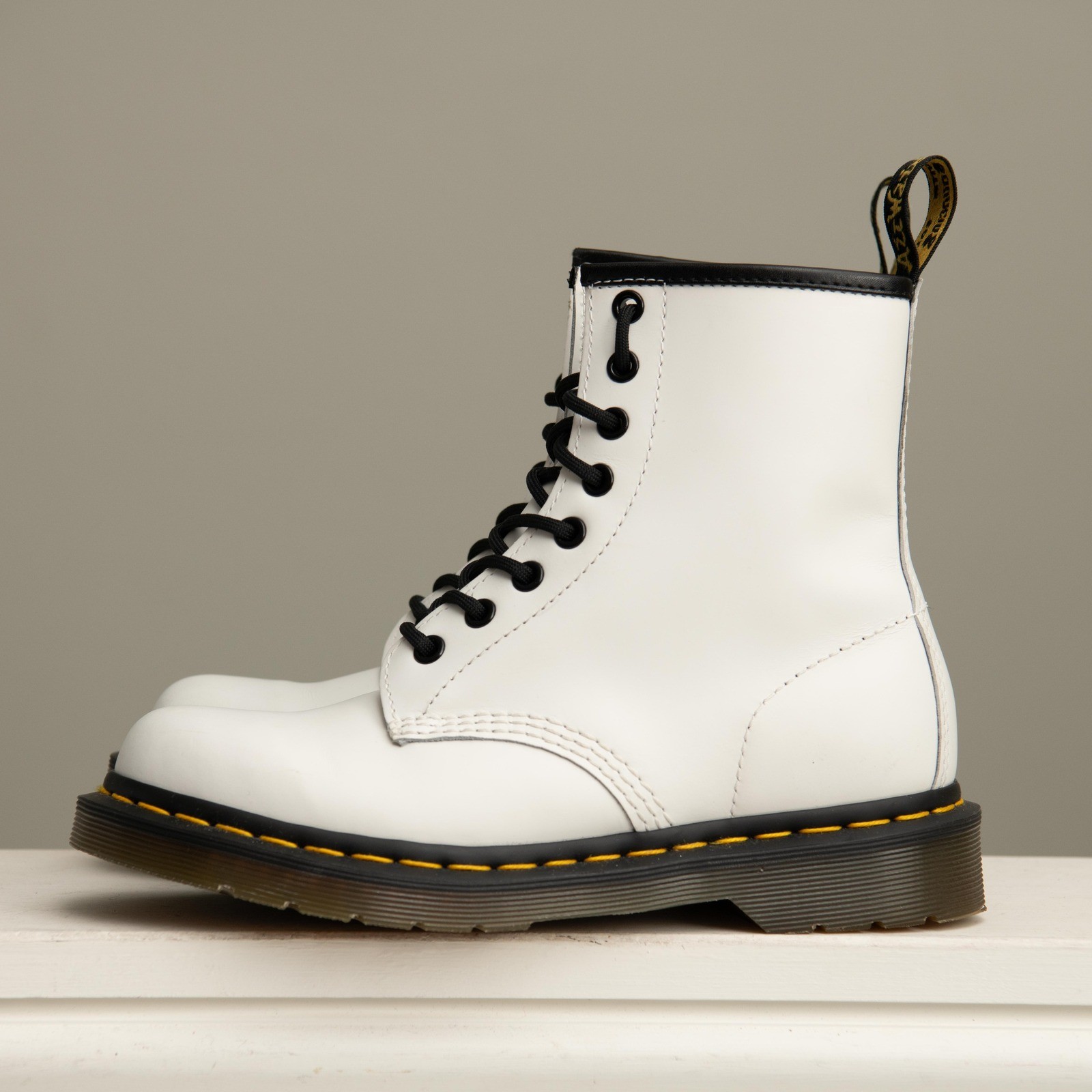 Doc Martens White Smooth Leather Combat Boots W6/M5 Grunge Punk Goth Moto Edgy