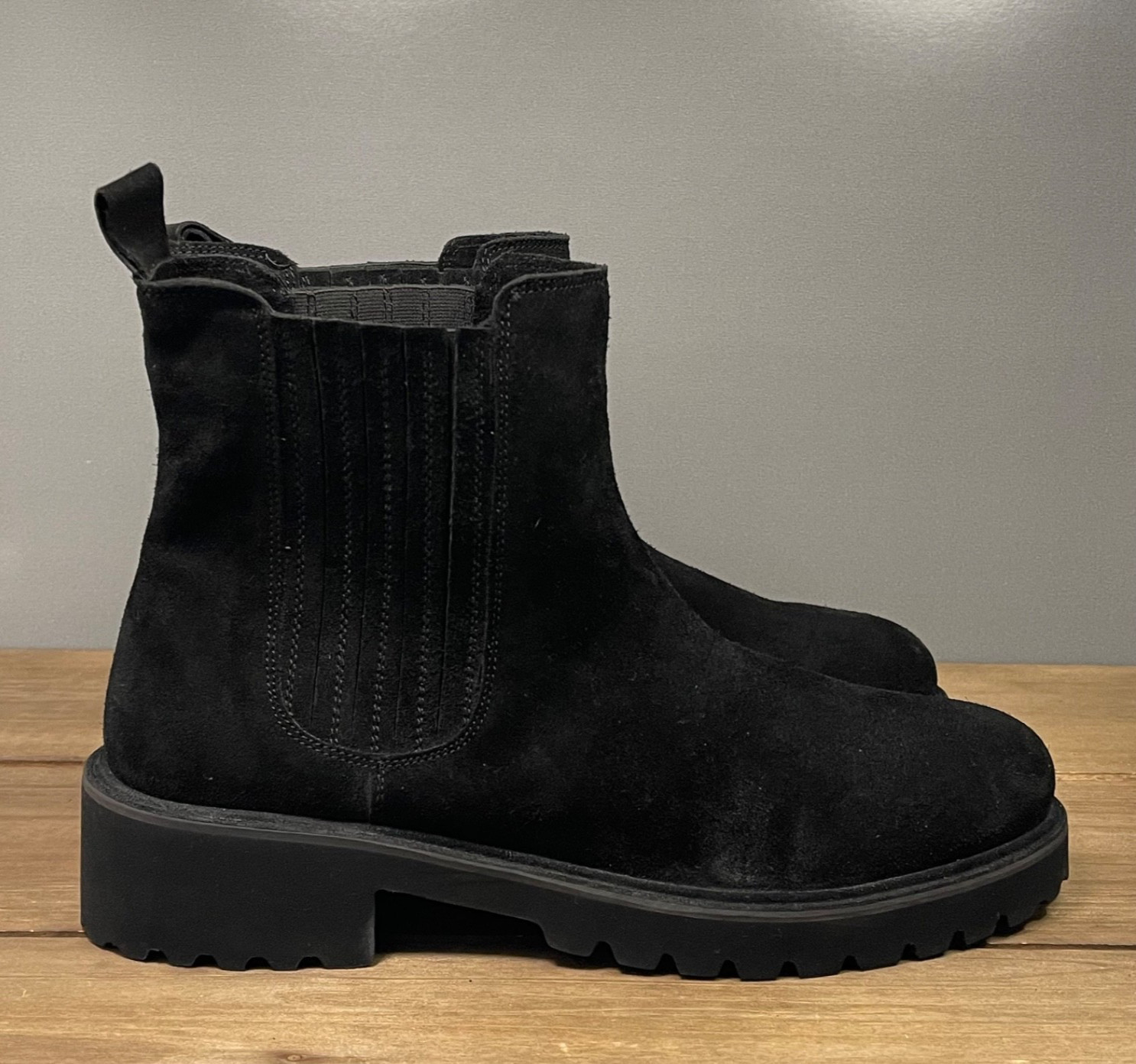 Seychelles Women’s Cashew Water Resistant Ankle Boots Size 10 Black Suede Lug