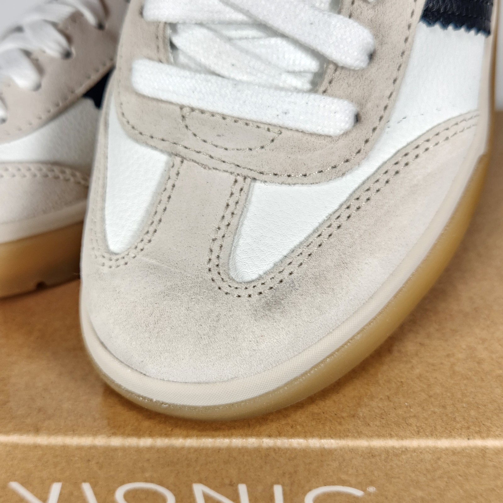 7.5 WIDE – Vionic City Walk – White Black Beige SUEDE LEATHER – Womens