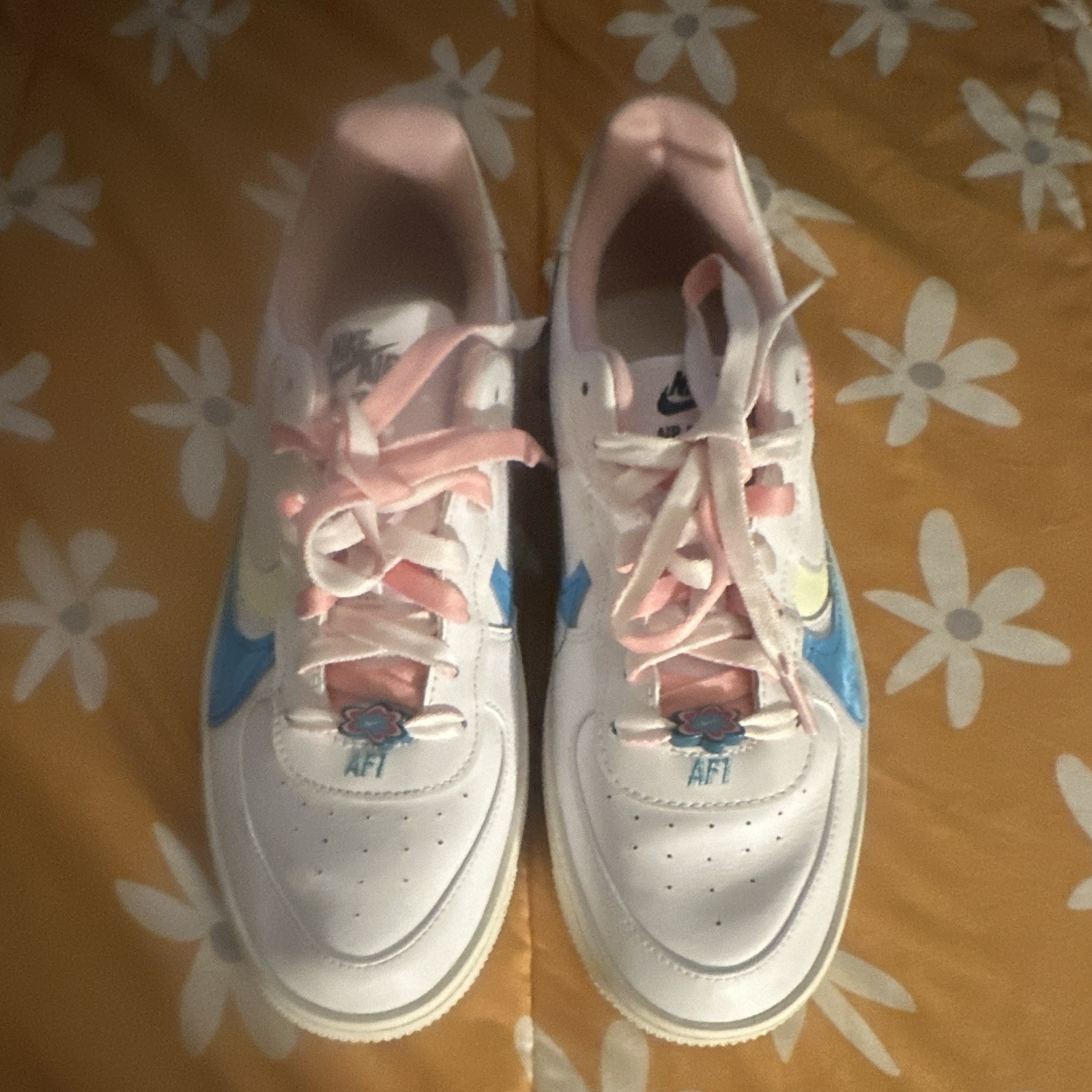 Nike Men’s Air Force 1 Low Top Sneakers Lace Up White/Blue/Pink/Yellow