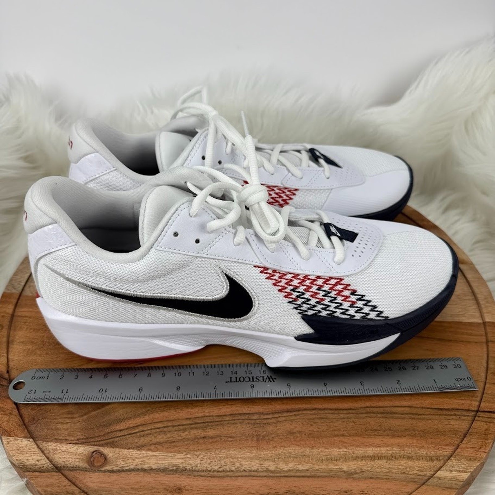 Nike Basketball Training White Red Athletic Shoes New Size 13 (Runs small)
