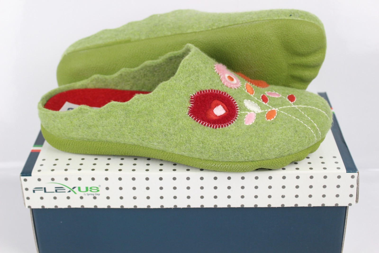 Flexus by Spring Step Women’s Wildflower Wool Slipper Green HAT812