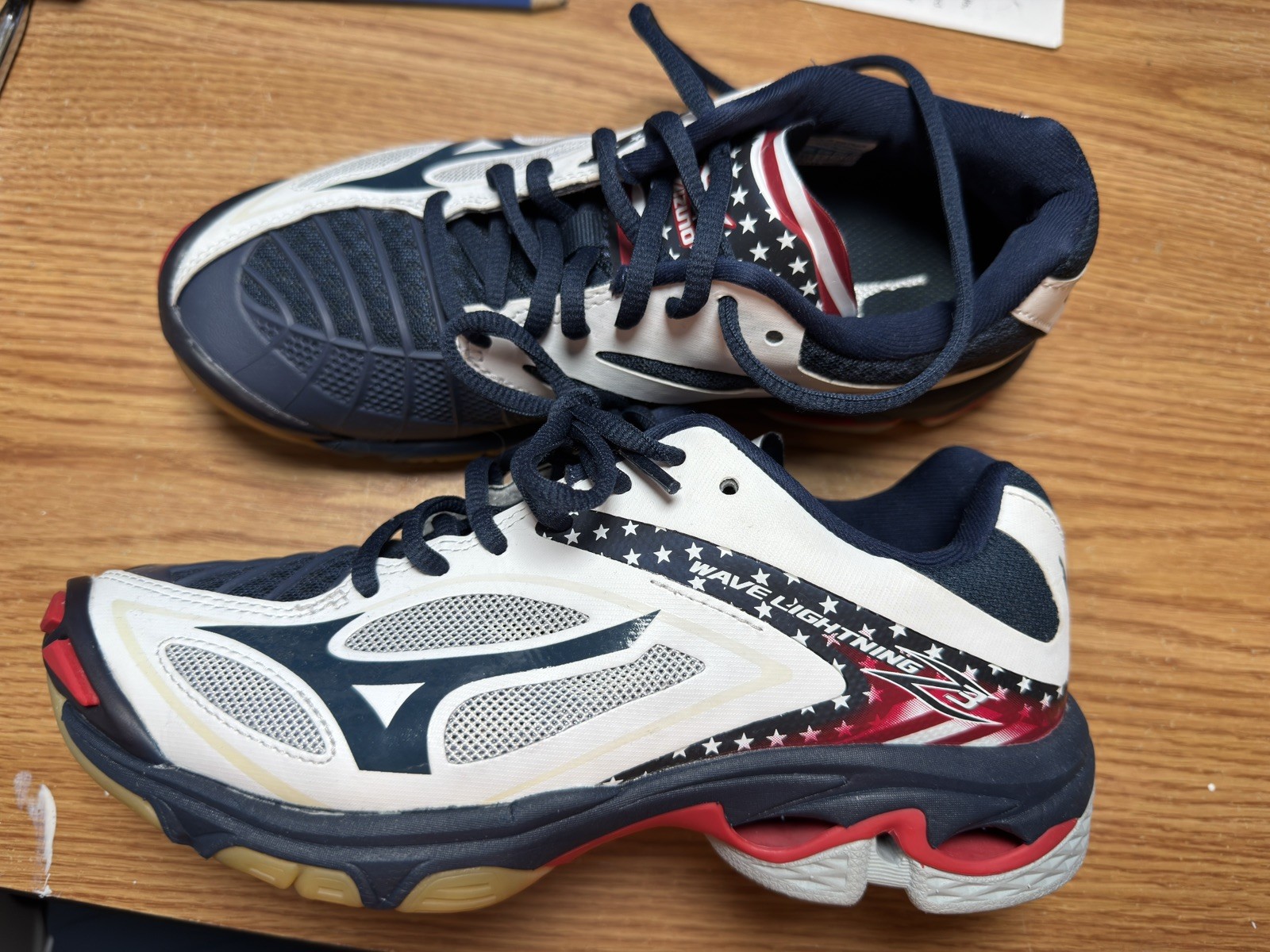 Mizuno Womens Sz 6 Wave Lightning Z3 430228 OUOU Red White Blue Running Shoes