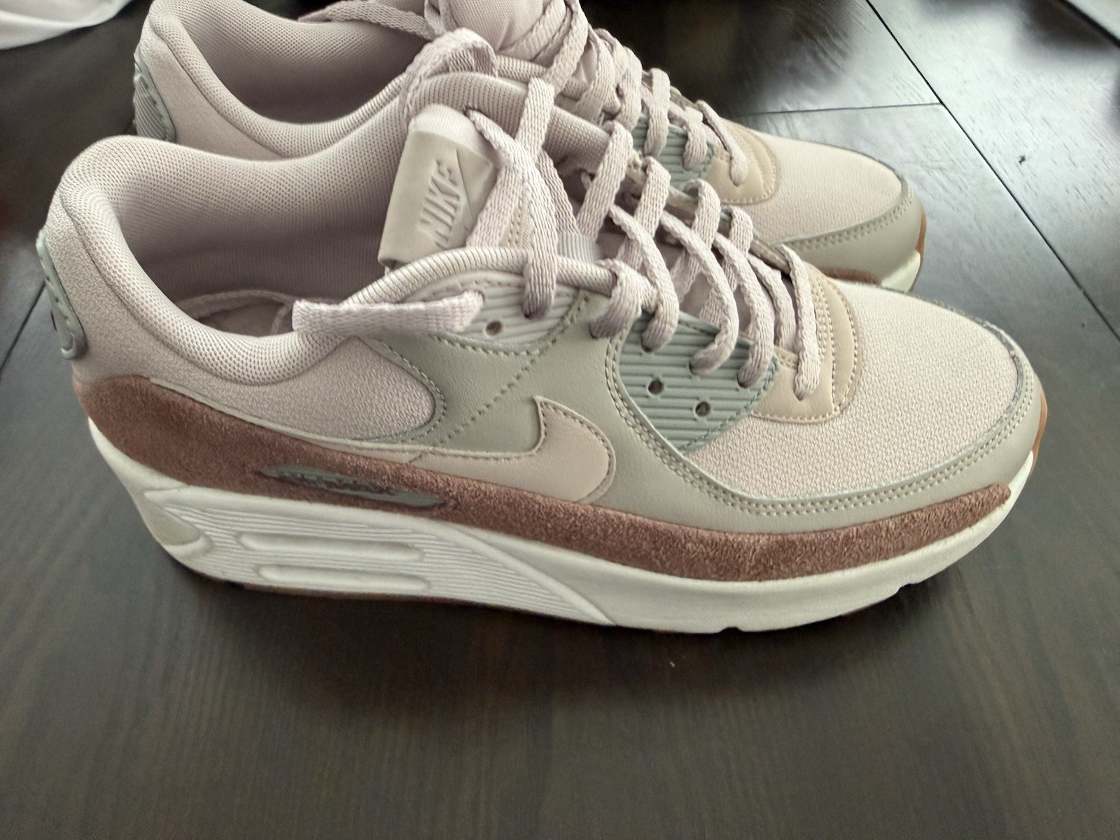 Nike Air Max 90 LV8 Women’s Size 10 Smokey Mauve Excellent Condition