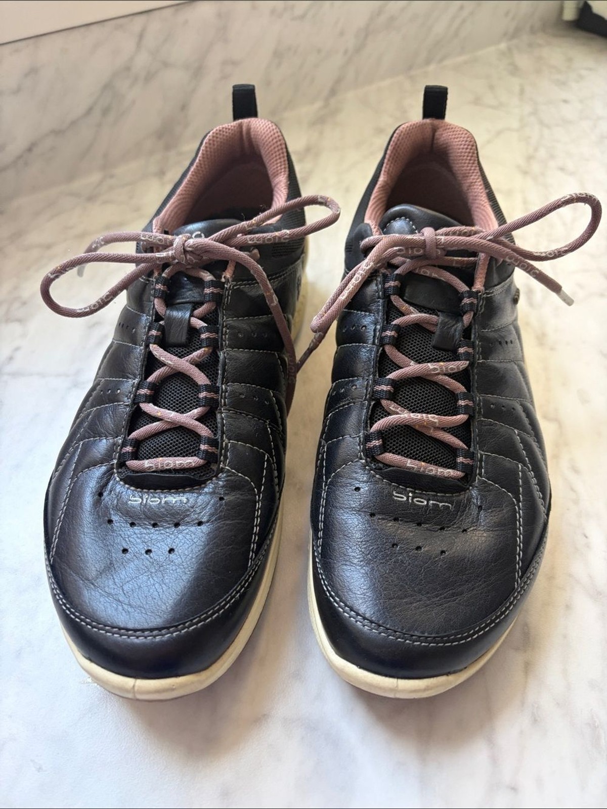 ECCO Biom YAK Women’s Black Leather Training Sneakers size EUC 38 US 7/7 1/2