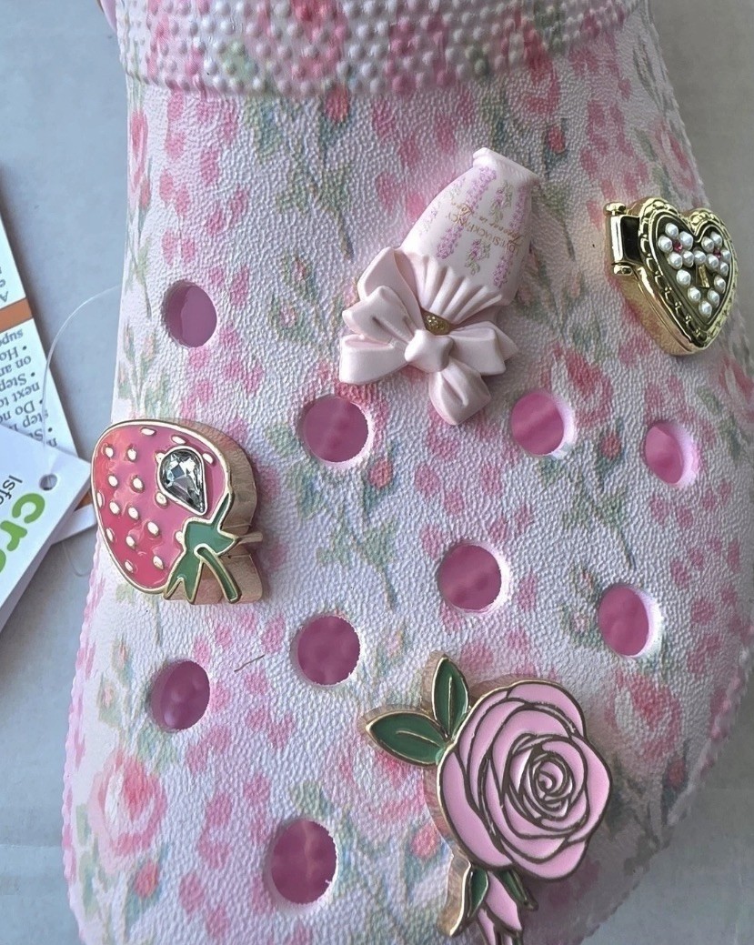 NWT Crocs x LoveShackFancy Classic Clog Pink Milk Floral Cottagecore Size 6