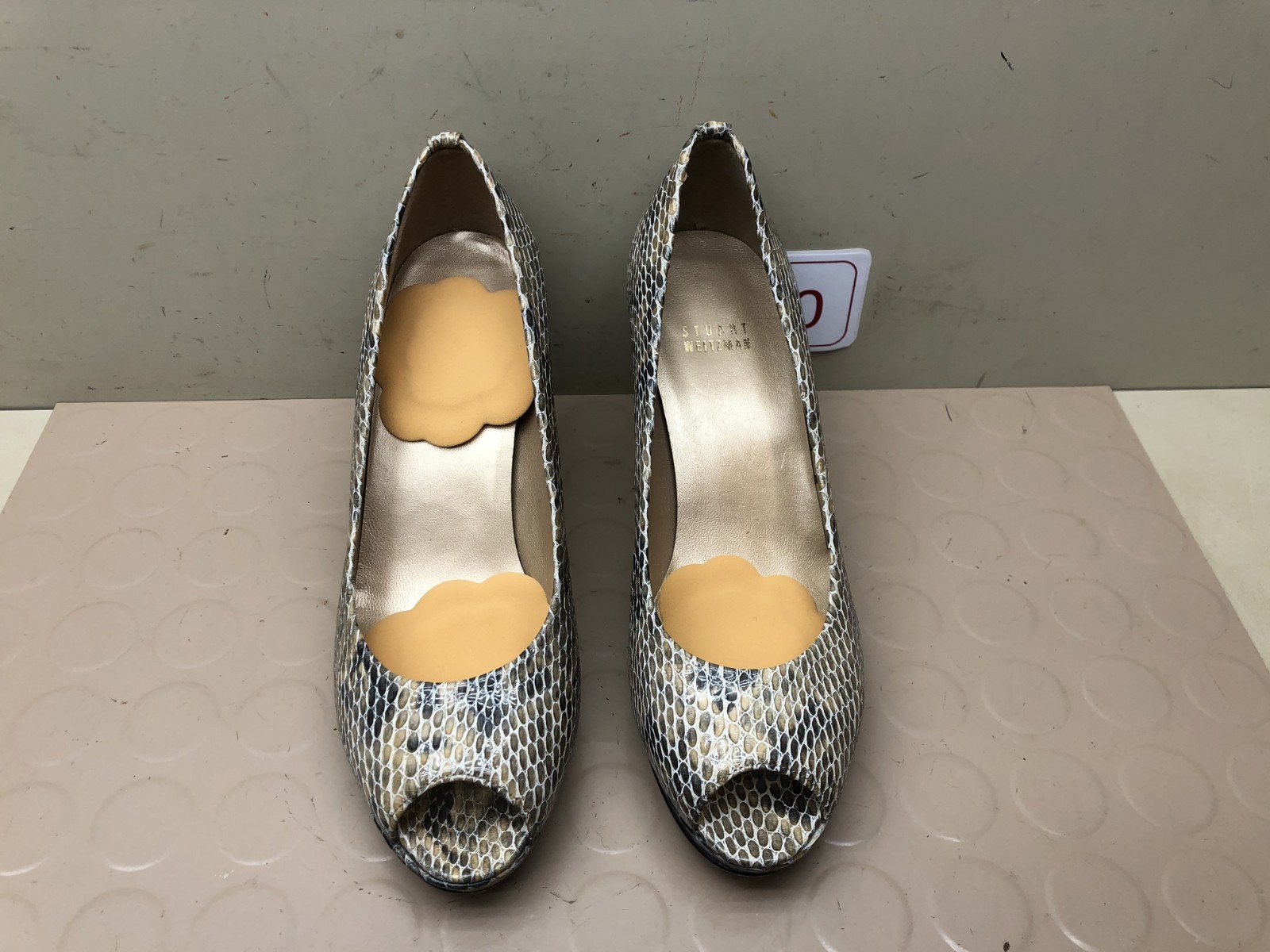 Stuart Weitzman Logo Plainfeed Peep Toe Sea Crystal Mushroom Snake Heels Size 8