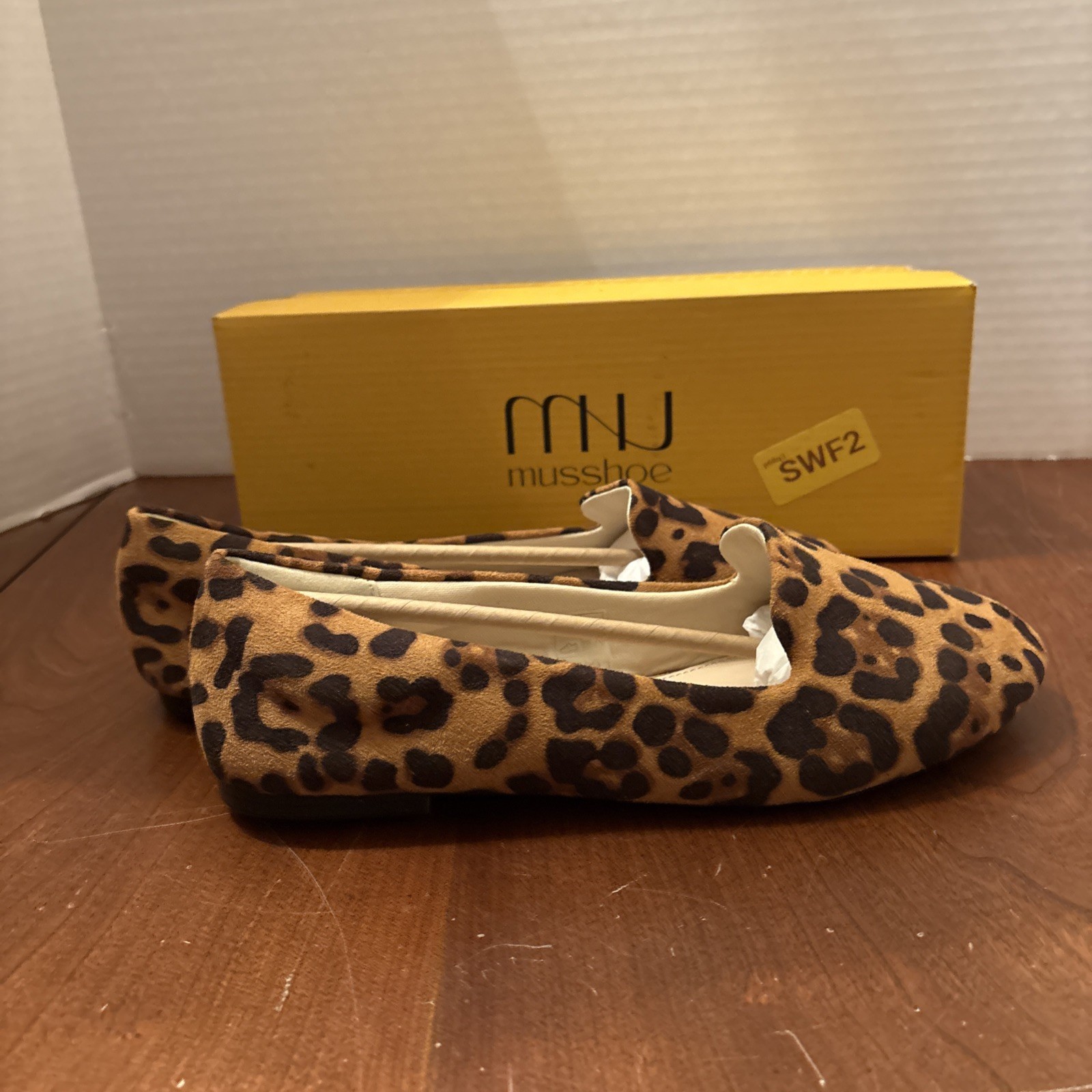 New Womens MUSSHOE Flats Dress Shoes Sz 9.5 Leopard Print, round Toe, NEW, NIB