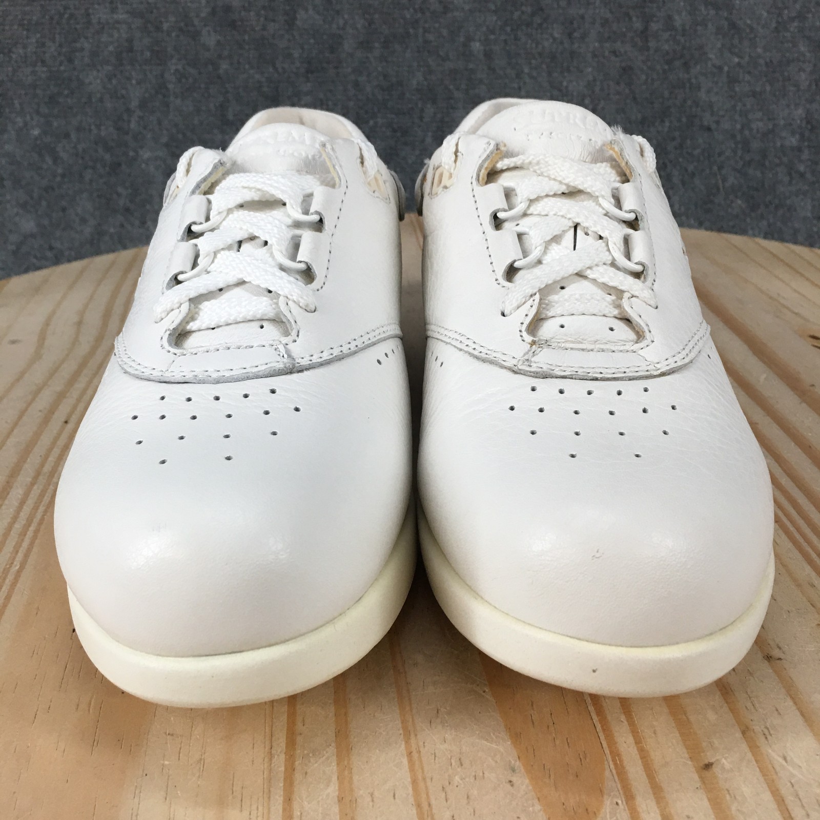 Supremes by Softspots Marathon Shoes Womens 7.5 M Sneakers 122404 Lace Up White