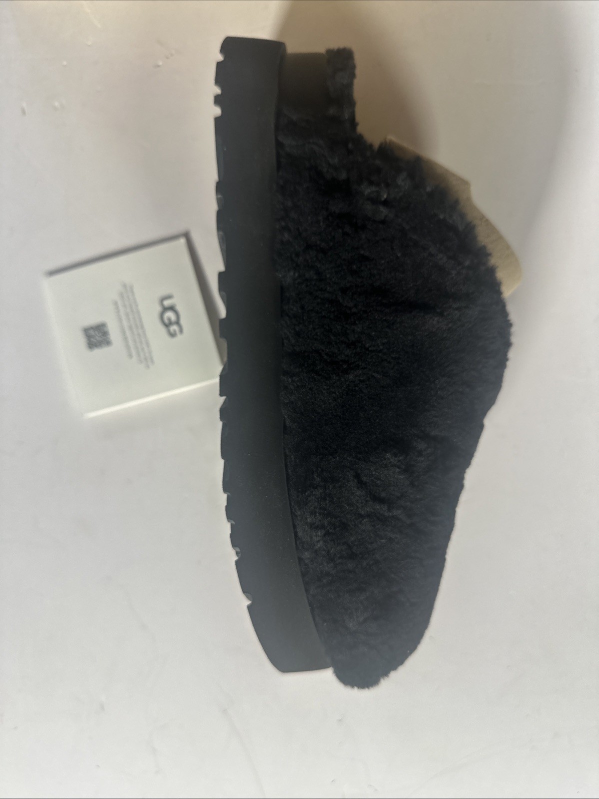 Ugg’s Fuzz Sugar Slides Size9 New With Box. Black