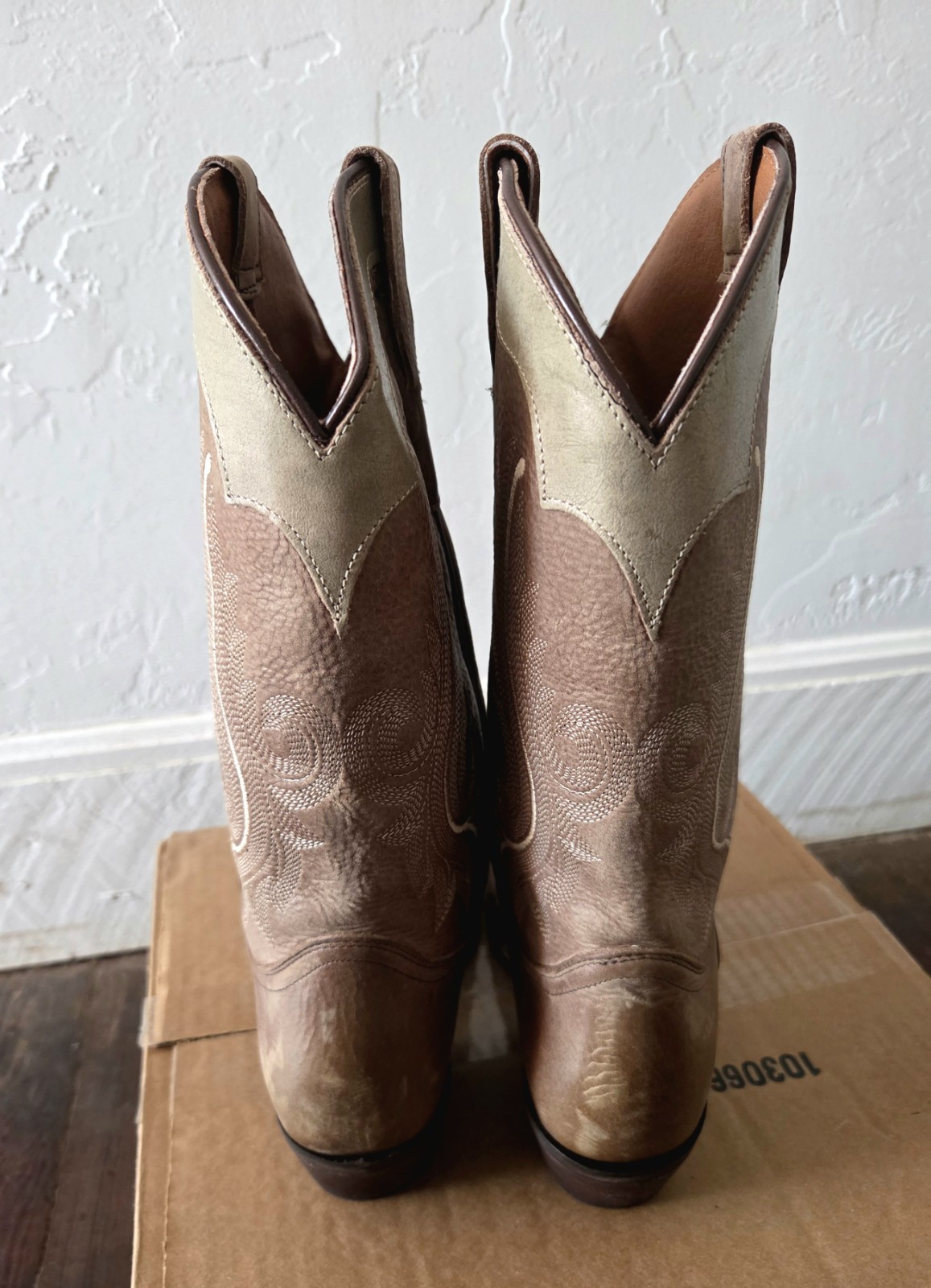 Idyllwind® Women’s 9.5 B Lawless™ Performance Western Boot in Distressed Brown