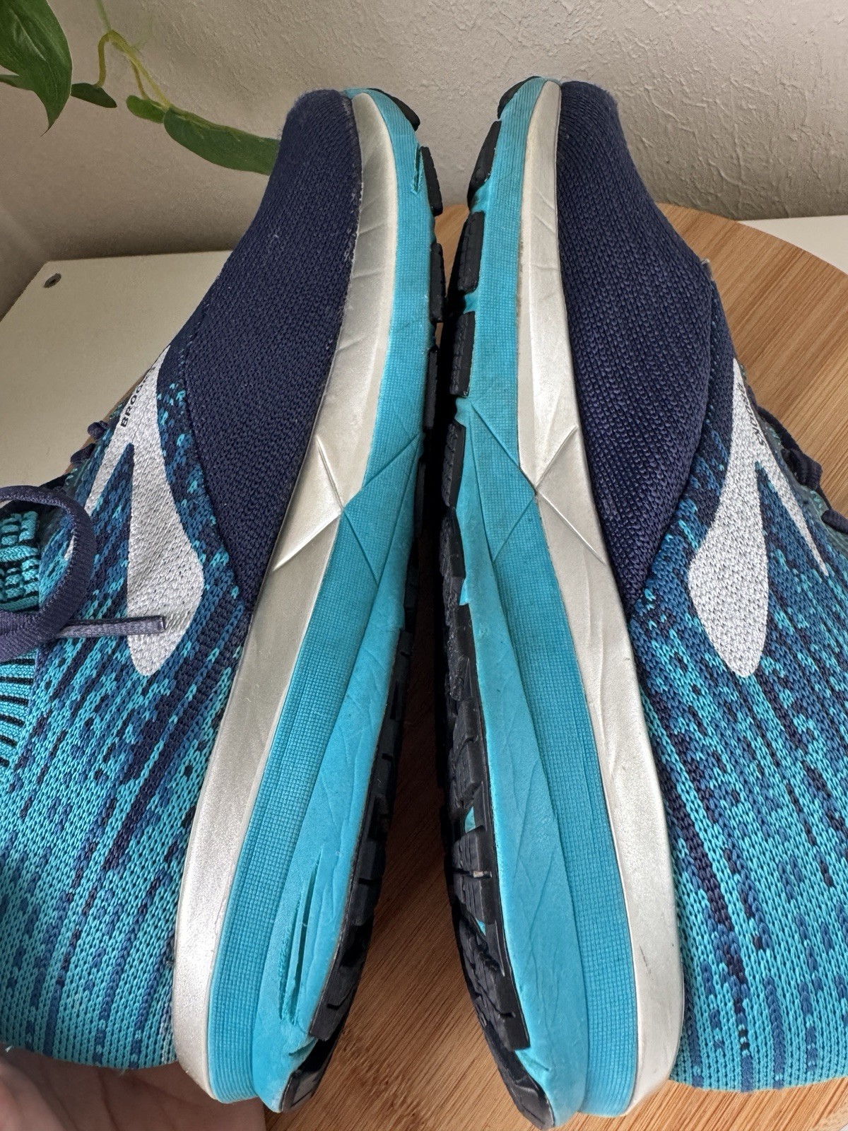 Brooks Ricochet Blue Running Shoes. Women’s 8 B