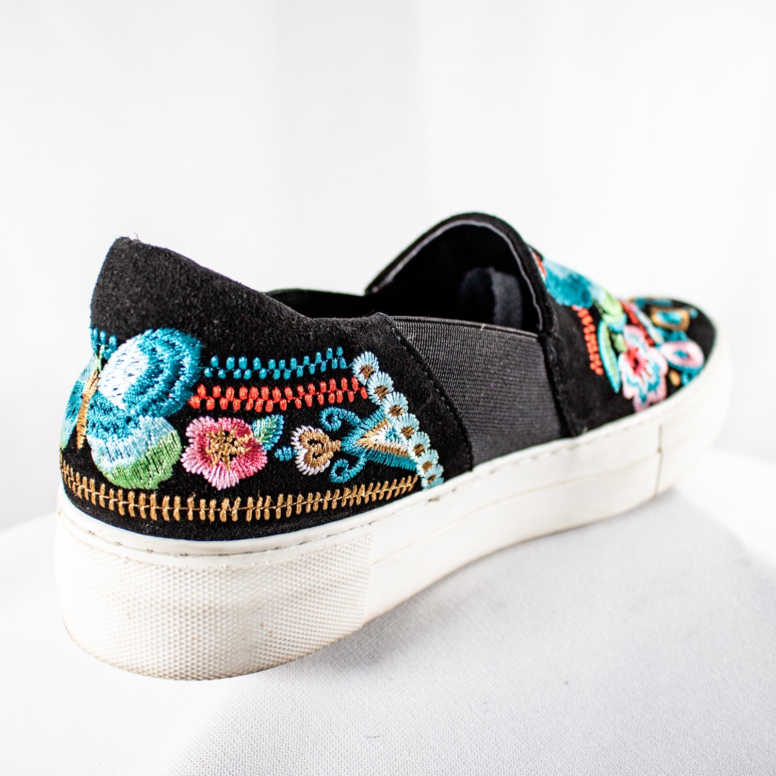 JOHNNY WAS Multicolor Floral Butterfly Embroidered Women Sneaker Shoes Size 8