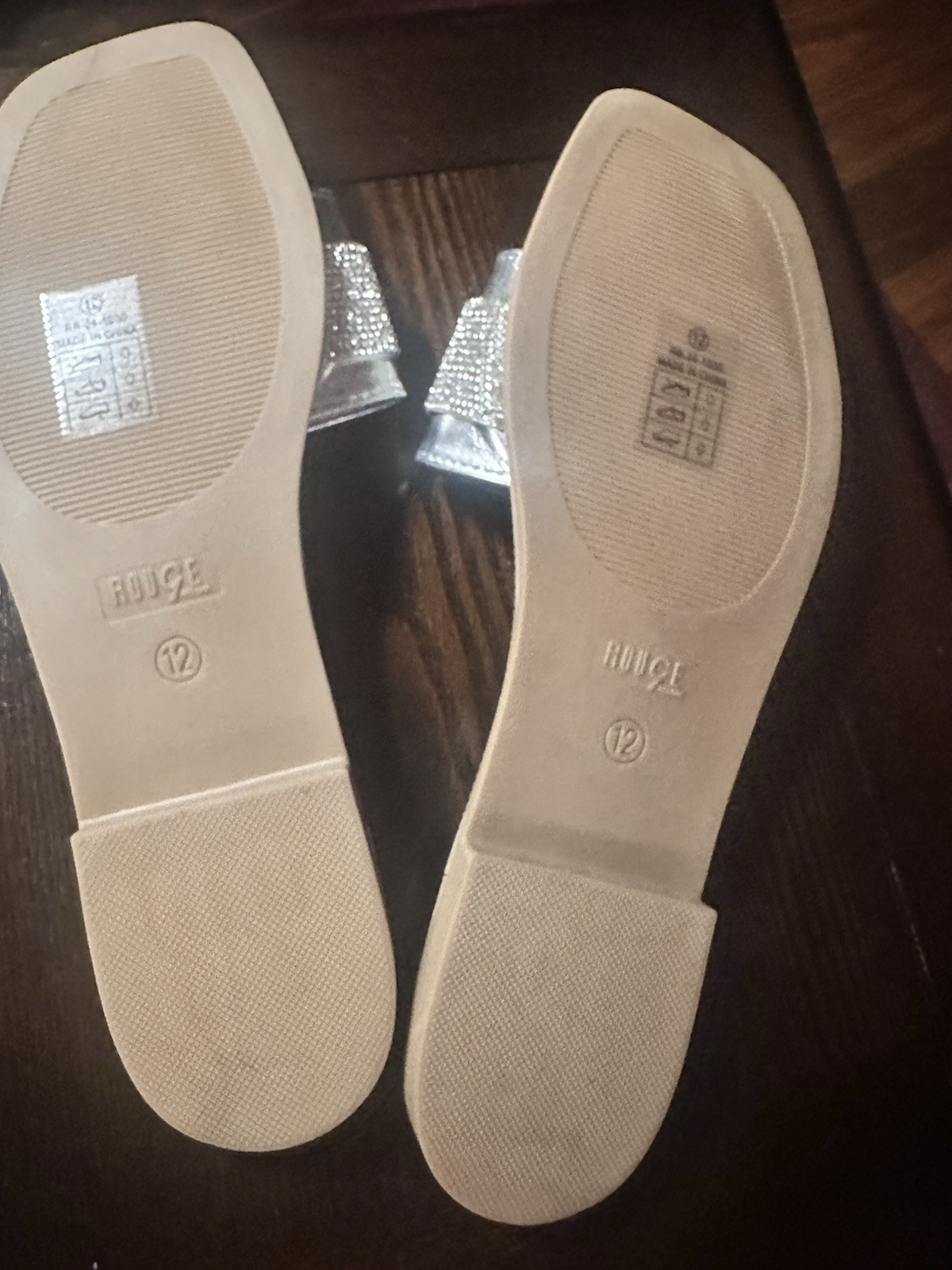 Rouge Helium Glitter Silver Slip-On Flat Sandals Women’s Size 12M