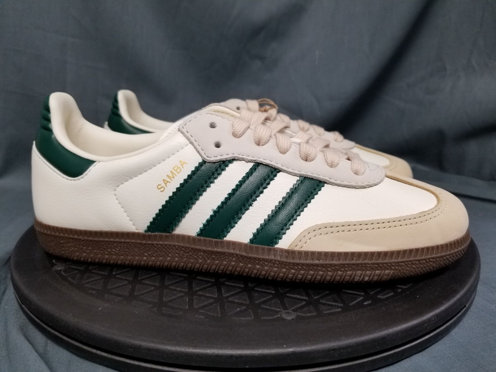 Adidas Samba OG Sneakers Off White Green Sand JR8843 Women’s Size 10 NEW NO BOX