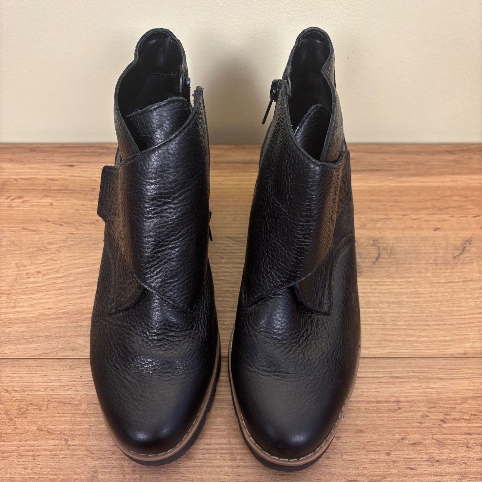 VIONIC Abby Ankle Wedge Bootie Black Women Size 8 Casual Workwear Everyday
