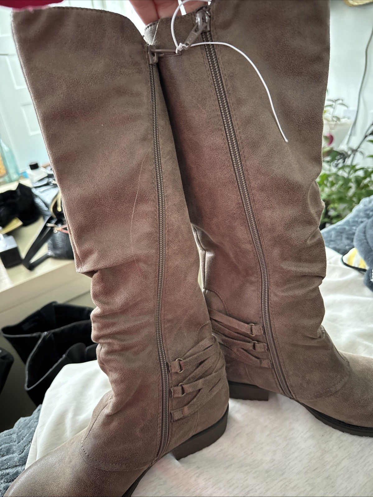 Baretraps Knee High Boot Mushroom Color Womens Size 6M With Stretch Calf Zip