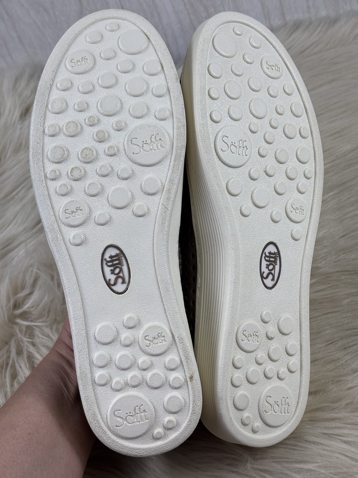 NWOT Sofft Somers II Sneakers Taupe Perforated Leather Slip On Womens 8M
