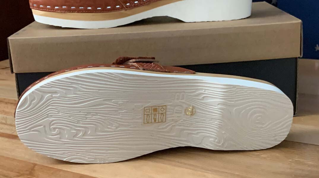 Kelsi Dagger Brooklyn Wild Leather CarveWV Clogs Spice-298 Size 8.5 New in Box