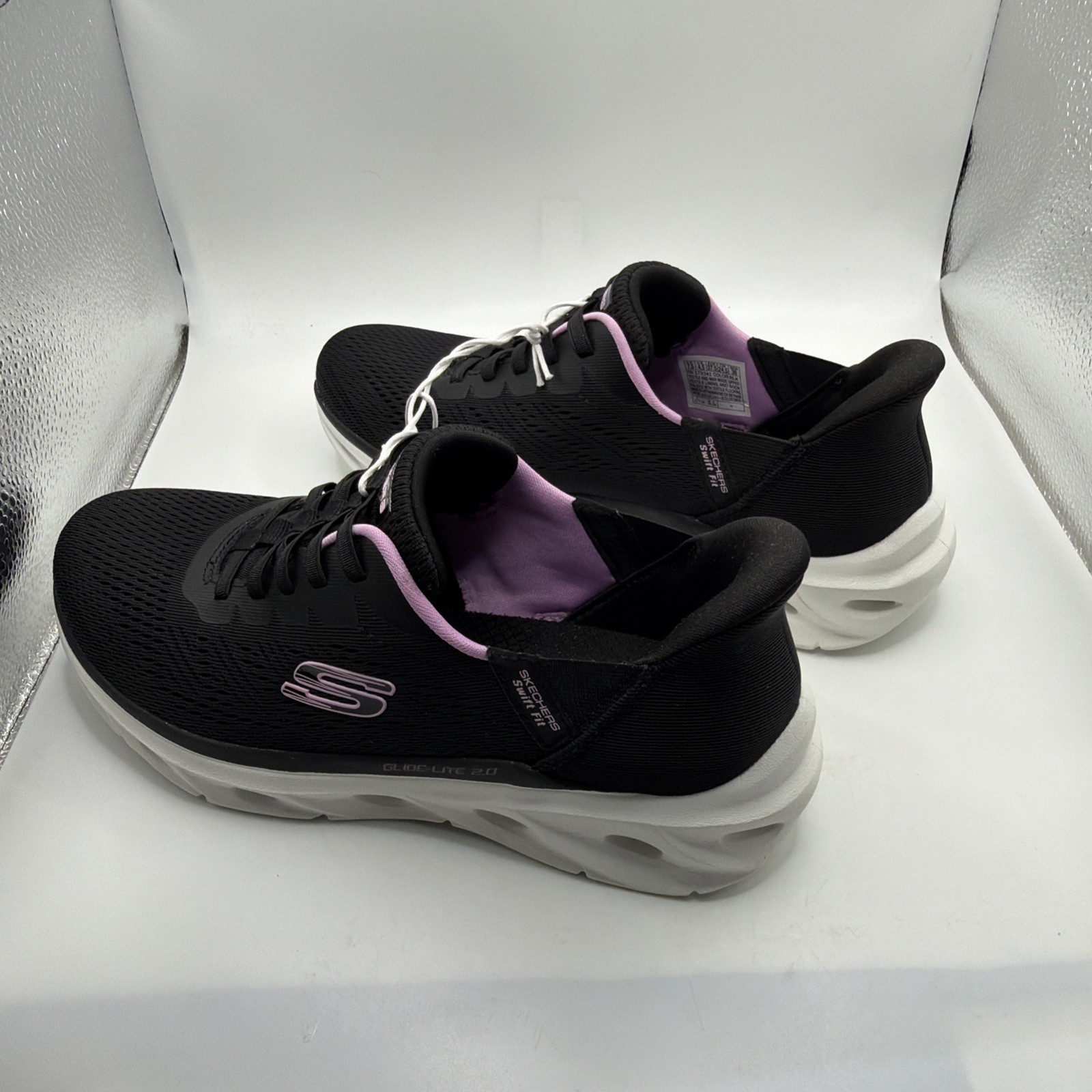 SKECHERS Hands Free Swift Fit Mesh Sneakers Black Pink Lace Up. Size 7.5