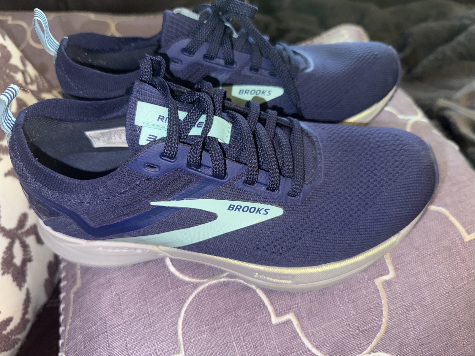 Brooks Women’s Ricochet Peacoat Blue DNA AMP Running Shoes Sz 8