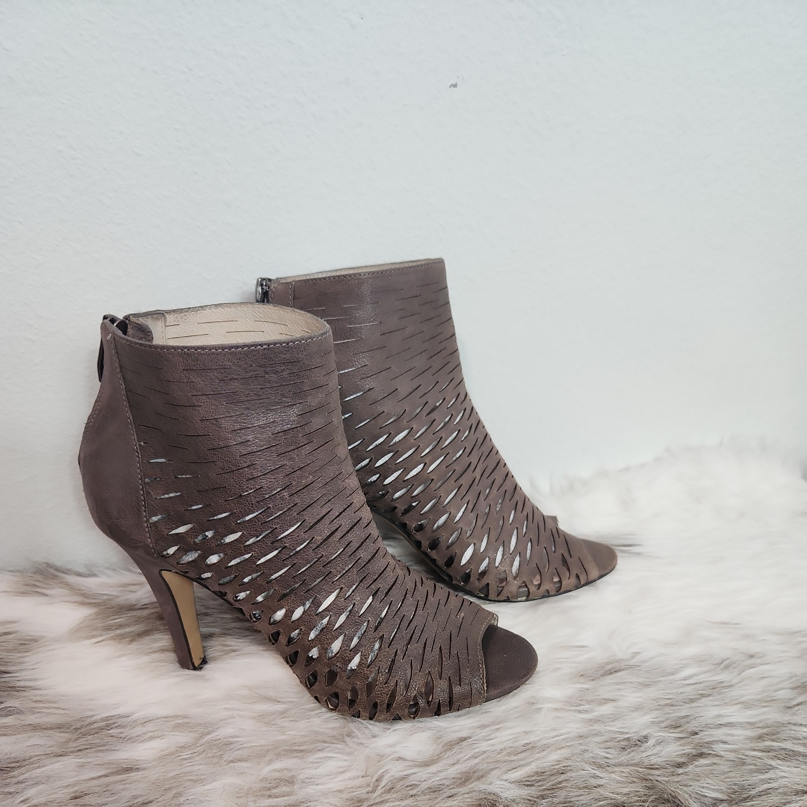 Vince Camuto Krandi Laser Cut Leather Heeled Booties Size 8.5 M Brownish Gray