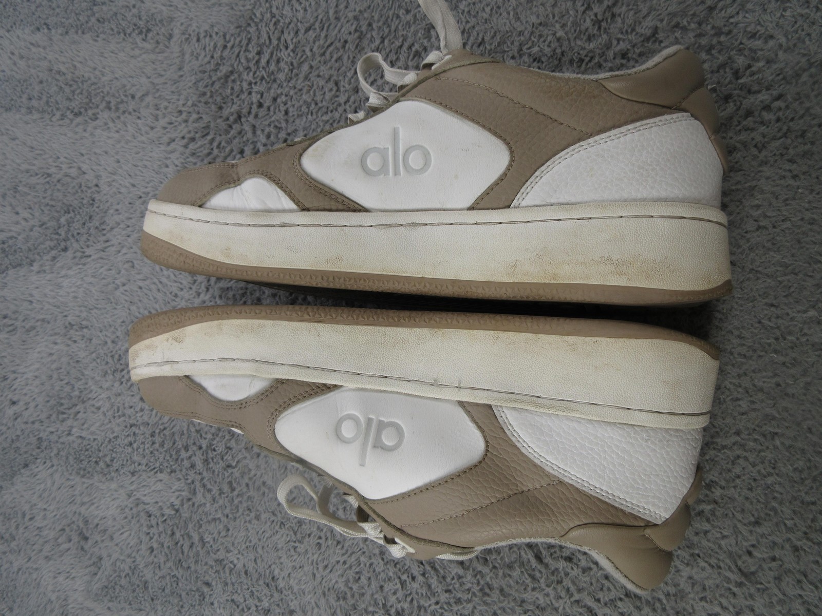 Alo Shoes Womens 10 White Tan Leather Low Top Casual Comfort Sneakers A0685U